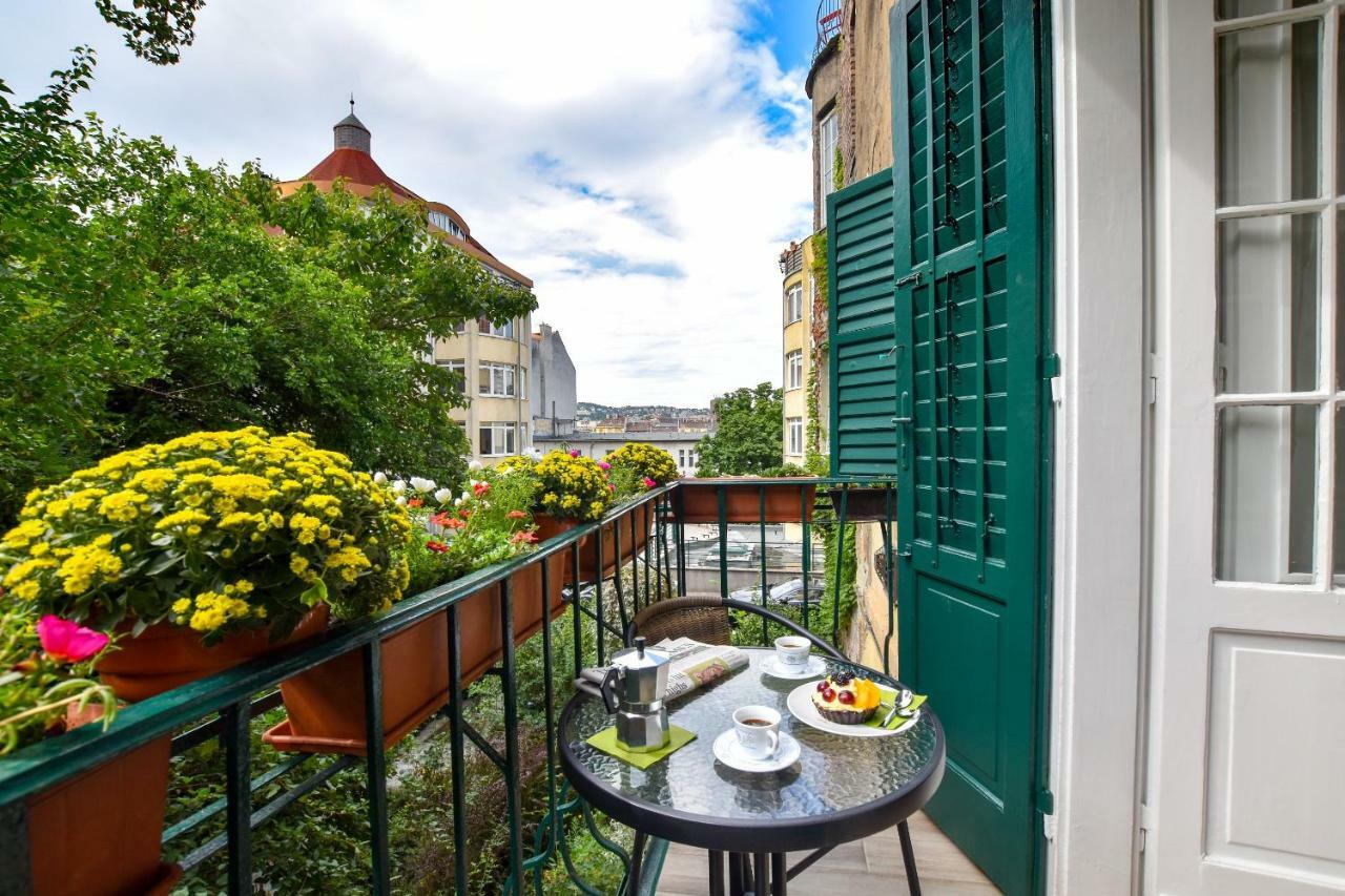 Christine Apartment Close To The Buda Castle Budapest Exteriör bild