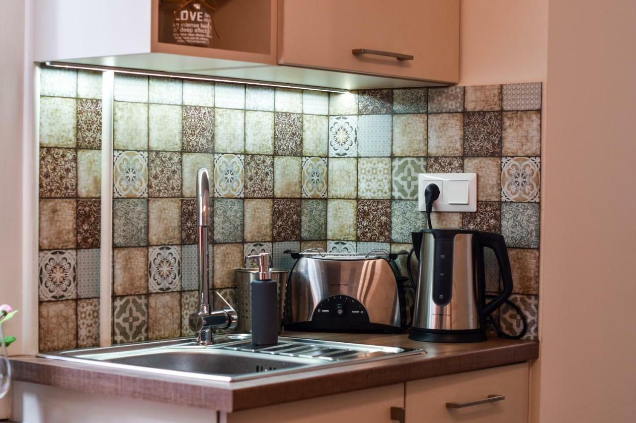 Christine Apartment Close To The Buda Castle Budapest Exteriör bild