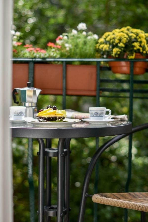 Christine Apartment Close To The Buda Castle Budapest Exteriör bild