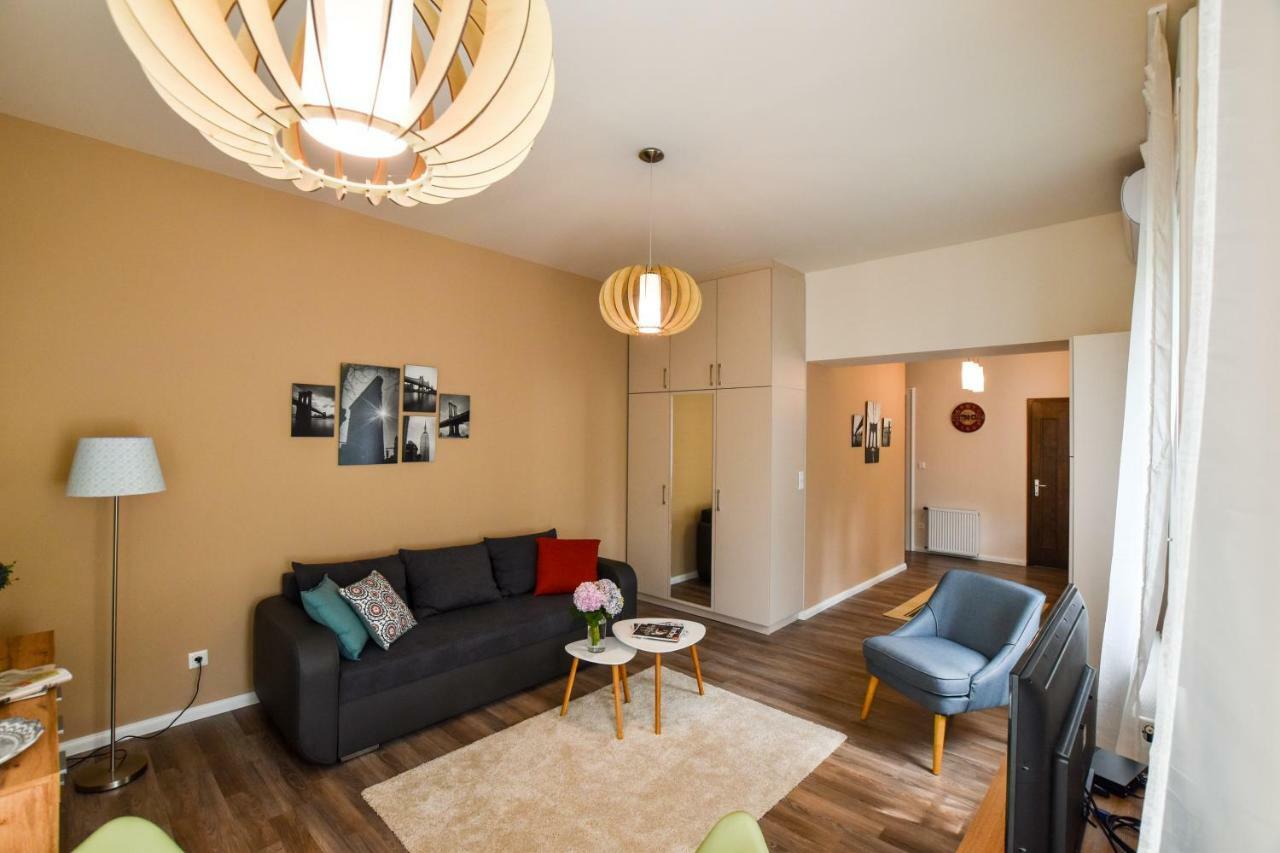 Christine Apartment Close To The Buda Castle Budapest Exteriör bild